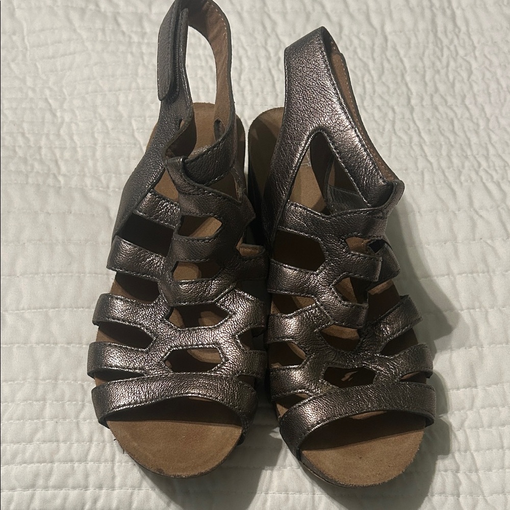 Women's Metallic Sandals